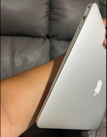 apple-macbook-air-big-3