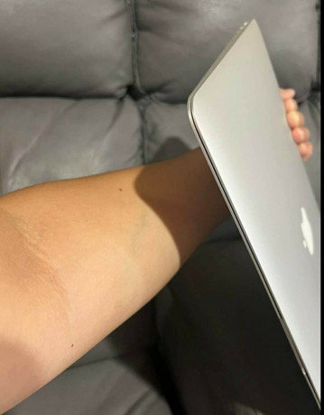 apple-macbook-air-big-2