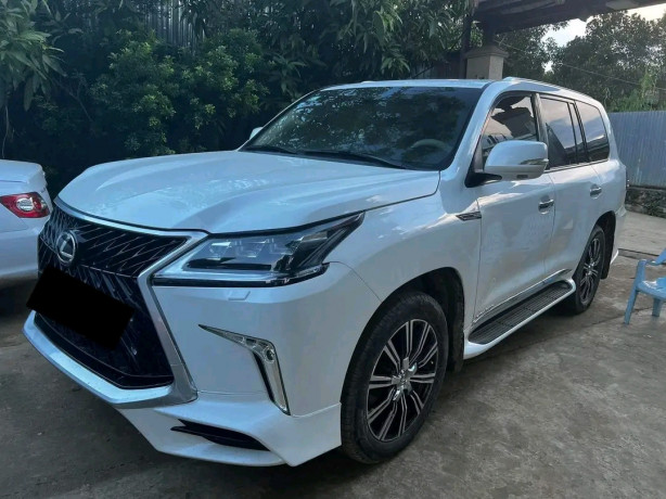 lexus-lx600-big-4