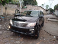 mise-en-vente-toyota-fortuner-2015-disponible-chez-el-motors-toujours-small-1