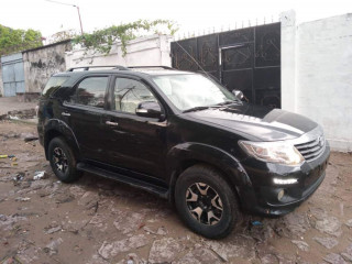 MISE EN VENTE TOYOTA FORTUNER 2015 DISPONIBLE CHEZ EL-MOTORS TOUJOURS