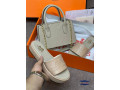 sacs-et-chaussures-pour-dames-en-vente-small-3