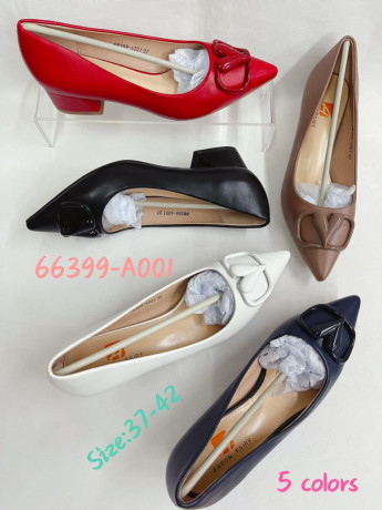 belles-chausures-de-qualite-pour-dames-en-vente-chez-clarisse-business-a-bon-prix-big-0