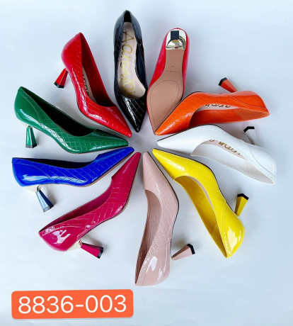 belles-chaussures-de-qualite-pour-dames-en-vente-chez-clarisse-business-a-bon-prix-big-0